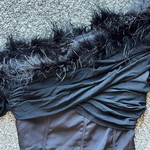 NWT Boohoo Black Feather Trim Off The Shoulder Body Suit Womens 12 Whimsigoth - Picture 4 of 8